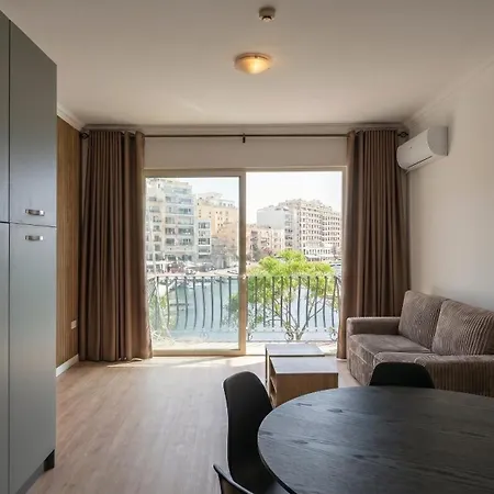 Morina Court Seafront At Spinola Bay 公寓