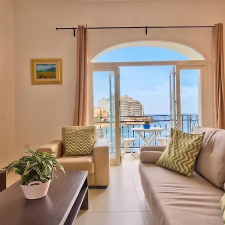 Morina Court Seafront At Spinola Bay