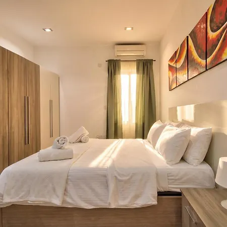 Morina Court Seafront At Spinola Bay * Saint Julian's